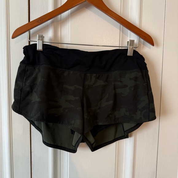 Lululemon Athletica Camo Black Women's Athletic Shorts Size 12 - Picture 2 of 7
